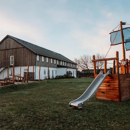 Landliebe 5 ホテル Alkersum